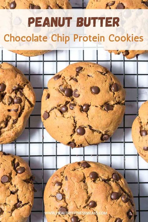 These gluten-free chocolate chip cookies are the best! Made without flour but with protein powder and peanut butter instead! rn Peanut Butter Chocolate Chip Protein Cookies, Cookies Using Protein Powder, Baking With Chocolate Protein Powder, Chocolate Peanut Butter Protein Cookies, Low Carb Protein Cookies, Baked Goods With Protein Powder, Protein Powder Chocolate Chip Cookies, Chocolate Protein Powder Cookies, Protein Cookies With Protein Powder