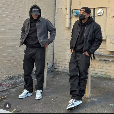 Blacked Out Outfits Men, Black Street Fashion Men, Men Black Streetwear, Outfits With Black Cargo Pants Men, Black Hat Outfit Men, Black Tee Outfit Men Streetwear, Black Hood Outfit Men, Black Jeans Jacket Outfit Mens, Black Hoodie Outfit Men Aesthetic