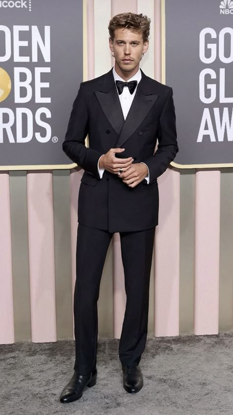 Wedding Tux Aesthetic, Austin Butler Tuxedo, Men’s Tux 2024, Classic Mens Wedding Tuxedo, Groom Double Breasted Suit, Designer Black Suits For Men, Austin Butler Suit, Evening Suit Men, Men In Tuxedo