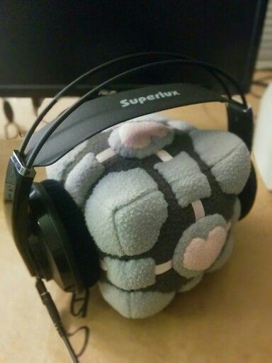 Portal Companion Cube Plushie Glados Portal, Portal Companion Cube, Portal Memes, Draingang Aesthetic, Companion Cube, Valve Games, Aperture Science, Portal Game, Portal 2