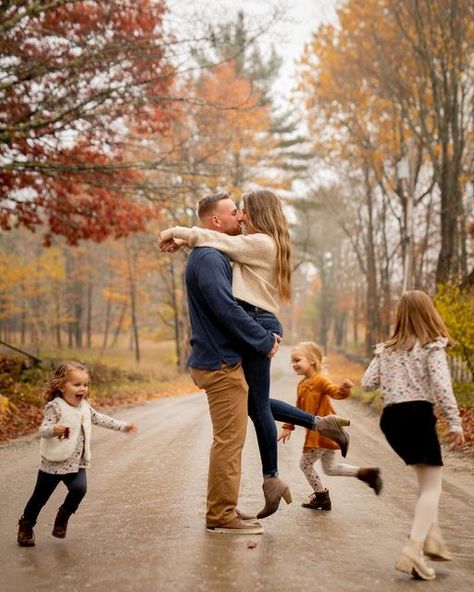 Newborn, family and wedding photographer on Instagram: "Made it in time just before the rain last night to get some fun family pics in 🤍 • • • • #caroljaynephotography #newhampshirephotographer #nh #photography #family #wedding #weddingphotographer" Family Pictures In The Rain, Rainy Day Family Photos, Rain Family Photoshoot, Family Photos In The Rain, Rainy Day Family Photoshoot, Rainy Family Photoshoot, Doorstep Photography, Rain Photoshoot, Rainy Day Photography