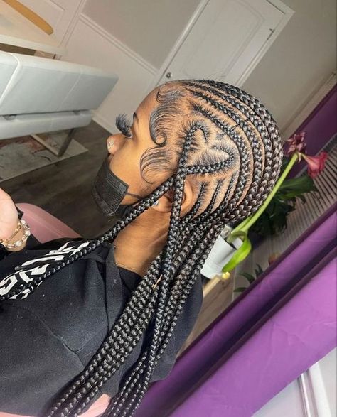 Small Straight Back Feed In Braids With Heart, Braid In Front Knotless In Back, Outfits With Straight Back Braids, Straight Back Feed In Braids Dramatic Edges, Straight Back Knotless Braids, Cute Feed In Braids Styles With Design, Straightback Cornrows Braids With Curls, Straight Backs With Heart, Feedins Braids For Black Women