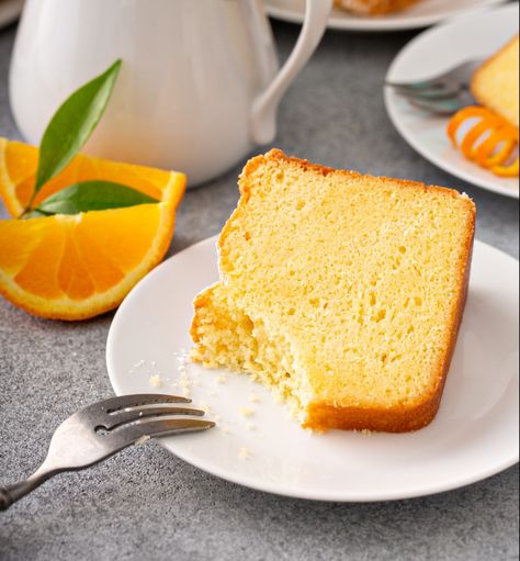 Rebbetzin Machlis's Quick One-Bowl Vanilla Cake (Big Batch) | Recipes Orange Pound Cake Recipe, Orange Juice Cake, Orange Pound Cake, Polenta Cakes, Sour Cream Pound Cake, Orange Cake Recipe, Warm Cake, New York Cheesecake, Traditional Cakes