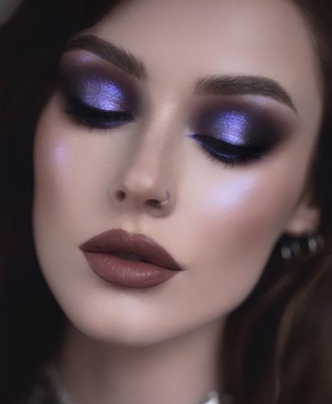 Feminine Eye Makeup, Makeup Looks Purple, Purple Eyeshadow Makeup, Purple Eye Look, Eyeshadow Makeup Looks, Maquillage On Fleek, Drag Make-up, Punk Makeup, Purple Eye Makeup