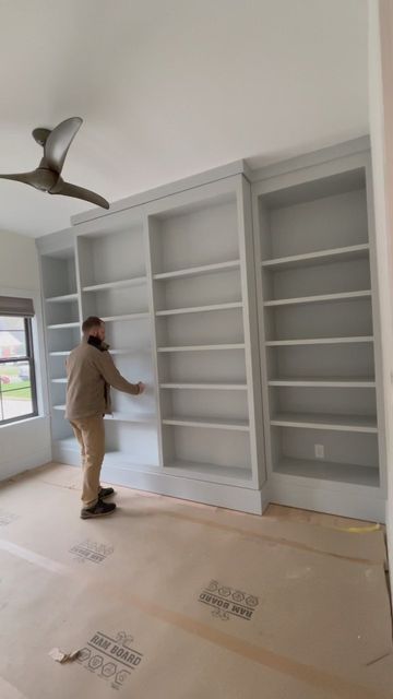 57K Likes, 848 Comments - Jacob Wolfe (@daswolfedesign) on Instagram: "Here’s what’s inside! #bookshelf #murphybed #woodworking #design #furniture #interiordesign #interiordesigner #interior #builtins" Murphy Bed Bookcase, Murphy Bed Office, Builtin Bookshelves, Millwork Wall, Modern Murphy Beds, Home Library Design, Multipurpose Room, Hygge Home, Wall Bed