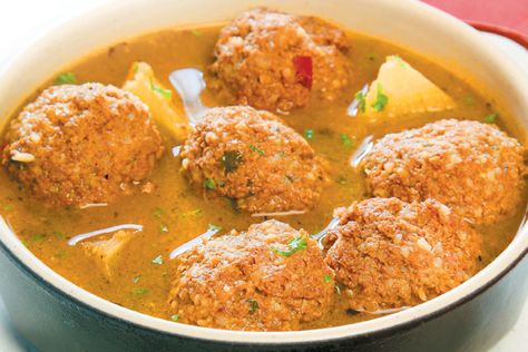 Sopa de albóndigas ¡con el sabor casero de la abuela! Honduras Food, Honduran Recipes, Latin Food, Meatballs, Cooking Recipes, Chef, Collage, Ethnic Recipes, Pins