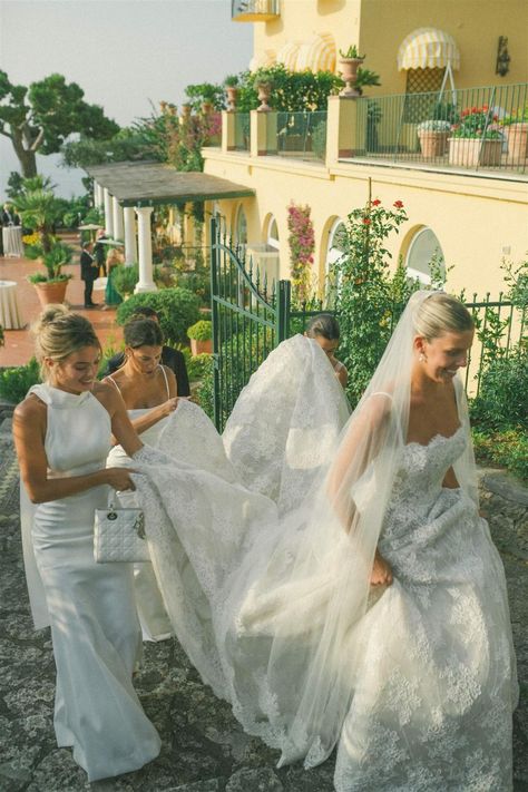 Tash Oakley, Capri Wedding, Timeless Wedding Dress, Vogue Wedding, Lake Como Wedding, Wedding Photo Inspo, Wedding Plan, Wedding Vision, Italian Summer