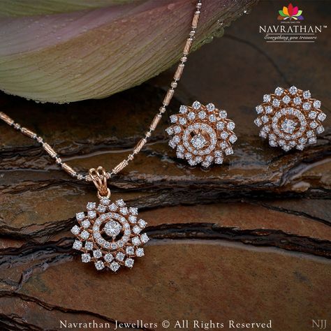 Diamond Pendant Sets Indian, Pendent Set Diamond, Real Diamond Pendant Set, Pearl Earrings Designs, Diamond Pendant Jewelry, Pendent Set, Real Diamond Earrings, Diamond Circle Pendant, Gold Bangles For Women