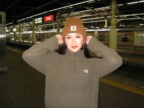 train station in japan north face quarterzip carhartt beanie film 35mm Grey Carhartt Beanie Outfit, Carhartt Beanie Outfit Aesthetic, How To Style Carhartt Beanie, Cute Carhartt Beanie Outfits, Carhartt Beanie Aesthetic, North Face Beanie Aesthetic, Carhartt Beanie Outfit, Northface Beanie Women, North Face Beanie