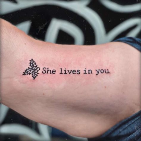 Moms Memorial Tattoos, Memory Mom Tattoo Ideas, Tattoo Ideas For Losing Your Mom, Grandma In Heaven Tattoos, Greif Tattoo Quotes, Lily Memorial Tattoos, Tattoos To Remember Loved Ones Mom, Mini Memorial Tattoo, Tattoo Ideas For Family Members Who Passed