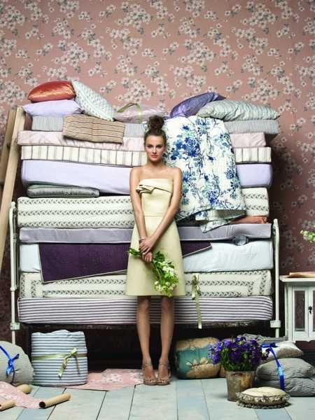 10 Girls Bed Design Ideas Inspired by The Princess and the Pea Story Once Upon A Mattress, Princess Bed, Princess And The Pea, Modern Interior Decor, Traditional Bed, Interior Decorating Styles, Lela Rose, Unique Beds, Girl Beds