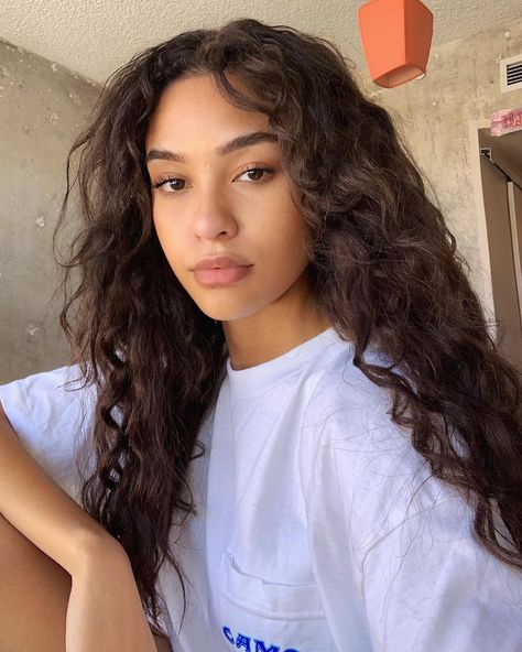 Sian Lilly on Instagram: “🐒” Biracial Women, Raw Hair, Hairstyles Over 50, Dream Hair, Instagrammer, Aesthetic Backgrounds, Wavy Hair, Hair Goals, Hair Inspo