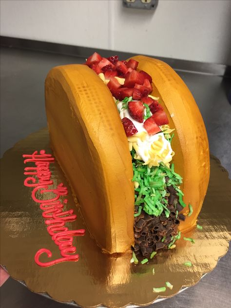 Taco Cake Ideas, Taco Cake, Fiesta Birthday Party, Taco Party, Taco Bar, Bridal Shower Cake, Bar Menu, Shower Cake, Creative Cakes