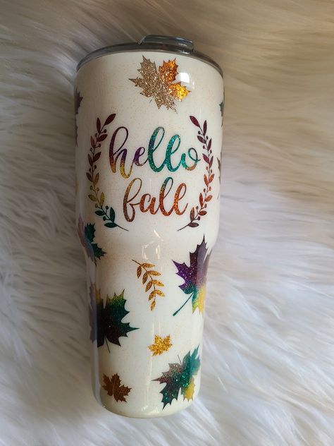 Fall leaf, glittered and epoxied 30oz tumbler Fall Tumbler Cup Ideas, Fall Tumbler Cups Glitter, Fall Epoxy Tumbler Ideas, Fall Tumblers Ideas, Peek A Boo Tumbler Ideas, Fall Glitter Tumbler Ideas, Halloween Epoxy Tumblers, Fall Tumbler Cups, Fall Tumbler Ideas