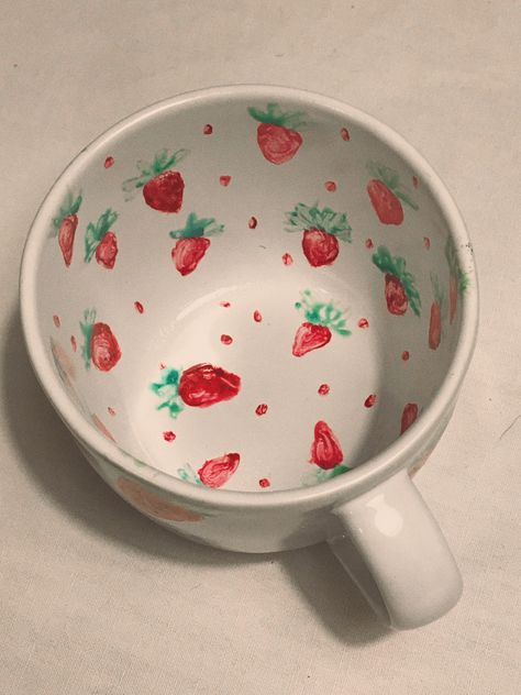 diy aethetic painted strawberry mug pottery Strawberry Painted Mug, Painted Strawberries, Aesthetic Mugs, Painted Strawberry, Strawberry Mug, Color Me Mine, Pottery Pots, Mug Pottery, Pottery Painting Designs