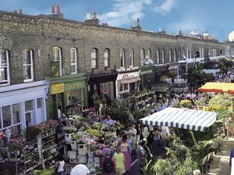 Columbia Road Flower Market Hidden London, Columbia Road Flower Market, London Market, Columbia Road, 100 Things To Do, London Summer, Bethnal Green, London Places, Summer Dates