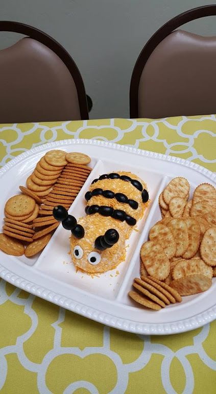 Bee Themed Gender Reveal Food Ideas, Bee Gender Reveal Snacks, Bee Shaped Cheese Ball, Bee Themed Third Birthday, Bee Shaped Food, First Beeday Party Food, Bumblebee Food Ideas, Mamma To Bee, Honey Bee Birthday Party Food