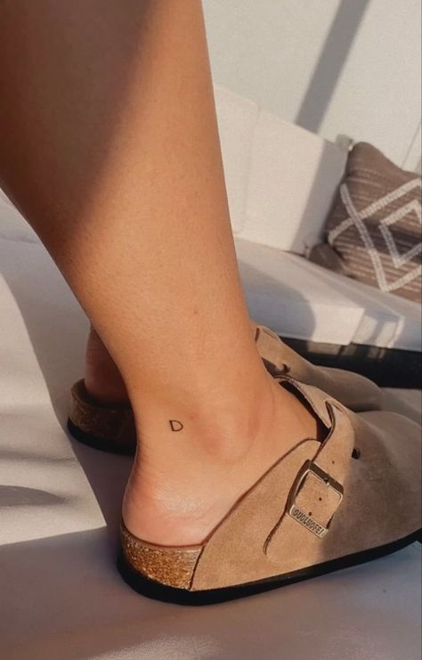 Small Initial Tattoo Placement, Initial Tattoo Ankle, Initals Tattoo Fonts, Dainty Letter Tattoo, Initials Tattoos For Women, Small Initial Tattoo Ideas Letters, Initial Tattoo Placement, Initial D Tattoo, Tiny Initial Tattoo