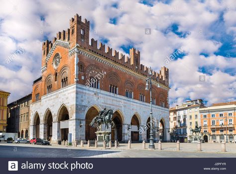 Download this stock image: Piacenza, Italy. Piazza Cavalli (Square horses) and palazzo Gotico (Gothic palace) or palazzo Comunale in the city center - J2PFYR from Alamy's library of millions of high resolution stock photos, illustrations and vectors. Gothic Palace, Reggio Emilia, Medieval Town, White Clouds, Gothic Art, City Center, Versailles, Ferry Building San Francisco, Monument