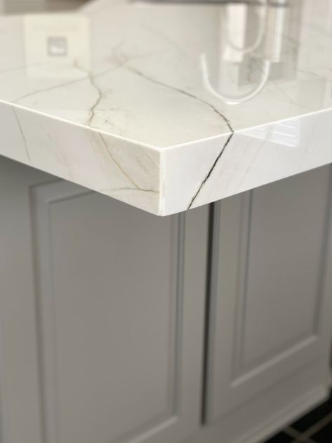 A mitered edge is a high-craft skill that requires a precise 45 degrees cut of the countertop material. It gives a seamless edge between the countertop and the second piece of stone to create a specialty edge and the appearance of a thicker countertop. 🌟 #creativecabinetsff #creativecabinets #kitchenandbath #refinishing #remodeling #refacing #marietta #ccff #home #design Miter Edge Countertop, Thick Edge Countertop, Mitered Countertop Edge, Quartz Countertop Edge Cuts, Mitered Edge Quartz Countertop, Mitered Edge Countertop, Countertops Edges, Small Kitchen Decoration Ideas, Kitchen Countertop Edges