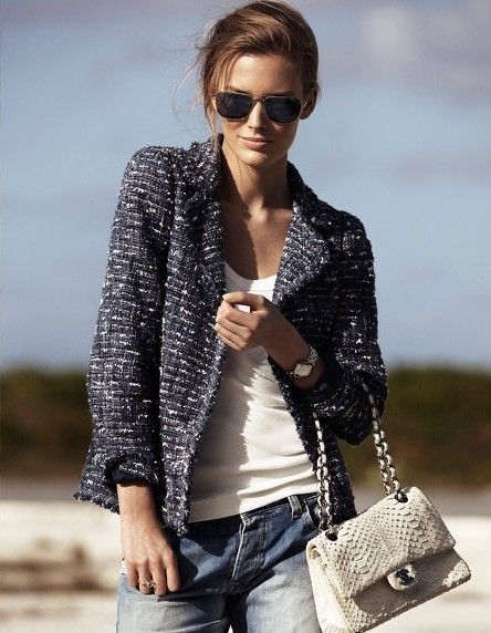 Pair a navy tweed jacket with blue boyfriend jeans to achieve a chic look.  Shop this look for $353:  http://lookastic.com/women/looks/navy-jacket-and-white-tank-and-white-satchel-bag-and-blue-boyfriend-jeans/3917  — Navy Tweed Jacket  — White Tank  — White Snake Leather Satchel Bag  — Blue Boyfriend Jeans Moda Over 40, Moda Chanel, Style Casual Chic, Mode Chanel, Chanel Jacket, Chanel Inspired, Mode Casual, Chanel Fashion, 가을 패션