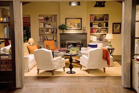 It’s Complicated, Its Complicated House, Harlowe James, Nancy Meyers Aesthetic, Nancy Myers, European Homes, Nancy Meyers Movies, Movie Houses, Living Room Cozy