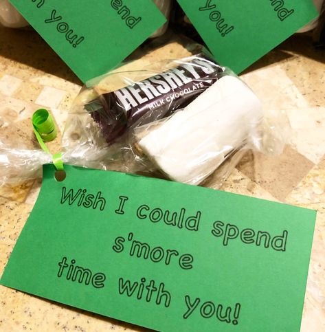 Moving away treat for classmates Moving Party, Goodbye Gifts For Friends Moving, Farewell Party Games, Goodbye Note, Be Present Quotes, Goodbye Party, Tiny Quotes, Prince Party, Miss You Gifts