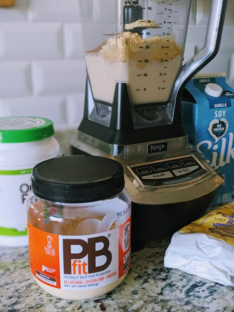 Protein Powder Shakes Vanilla, Peanut Butter Powder Smoothie Recipes, Protein Shake Breakfast Recipes, Peanut Butter Oatmeal Protein Shake, Protein Shake With Vanilla Powder, Protein Shake With Pb2, Vanilla Peanut Butter Protein Shake, Healthy Peanut Butter Protein Shake, Pbfit Recipes Protein Shakes