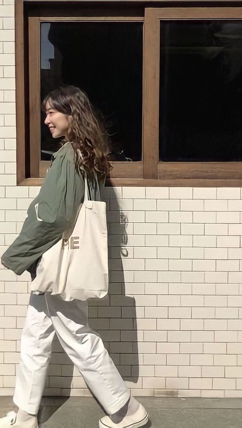 totesbyem on Instagram Comfy Minimalist, Formal Streetwear, Grunge Tops, Skirt Shorts, Dress Sweater, Clothes Aesthetic, Aesthetic Things, Hip Hop Outfits, Korean Aesthetic