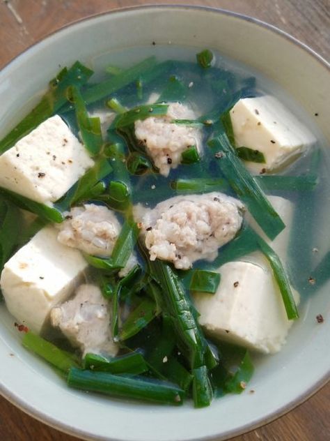 Chinese Tofu, Tofu Seasoning, Watercress Recipes, Chinese Soup Recipes, Chives Recipe, Traditional Chinese Food, Chinese Chives, Tofu Soup, Authentic Asian Recipes