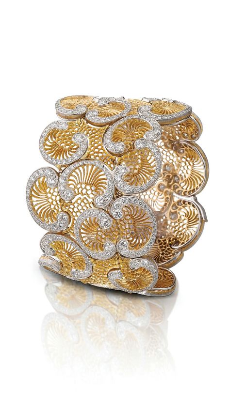 Buccellati Jewelry, Diamond Bracelet Design, Jewelry Advice, High Jewellery, Jewelry Bracelets Gold, Swarovski Bracelet, Gold Bangles Design, Sterling Bracelets, Gold Diamond Earrings