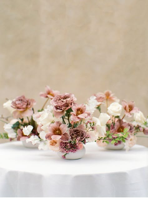 Pink Winter Floral Arrangements, Mauve And Blush Wedding Color Palettes, Japanese Wedding Flowers, Tiny Centerpieces, Nemacolin Wedding, Small Centerpieces Wedding, Japanese Inspired Wedding, Poseur Tables, Modern Wedding Florals