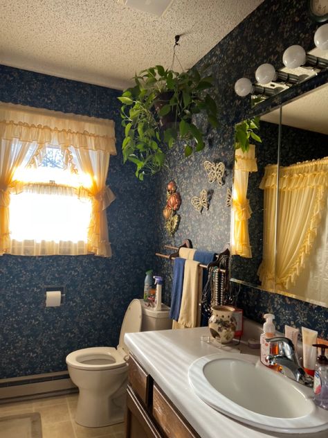 1970s Bathroom Aesthetic, 1970s Interior Design Bathroom, 70s Interior Design Retro Bathroom, 70s Blue Bathroom, 70’s Bathroom, 70s Bathroom Decor, 70s Bathroom, 70s Home, 70s Home Decor