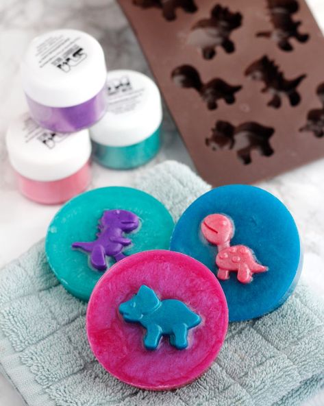 Kawaii Soap, Melt And Pour Soap Ideas, Dinosaur Soap, Science Party Favors, Round Soap Molds, Soap Store, Homemade Skincare, Diy Soaps, Glycerin Soap Base