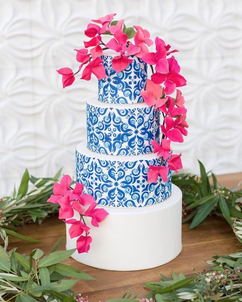 10 ways to use bougainvillea in your wedding - 100 Layer Cake Mamma Mia Wedding, Bougainvillea Wedding, Grecian Wedding, Hot Pink Weddings, Creative Wedding Cakes, Boda Mexicana, Santorini Wedding, Greek Wedding, Mexican Wedding