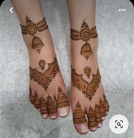 Legs Mehndi Design Unique, Mehndi Designs For Feet Bridal, Leg Mehndi Designs Unique Simple, Barwa Mehendi Design, Bridal Mehandi For Leg, Feet Mehndi Designs Unique, Leg Design Mehndi Simple, Foot Mehandi Designs Bridal, Mehendi Feet Design