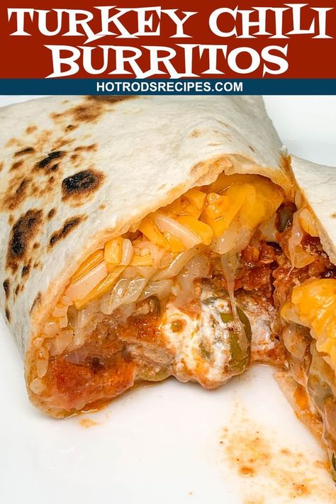 Chili Burritos, Turkey Burritos, Mexican Burritos, Turkey Tips, Gourmet Mac And Cheese, Healthy Mexican Recipes, Bean Burritos, Spanish Olives, Red Onion Salad