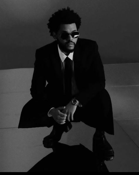 Canadian singer the weeknd in suit on a b/w themed photo. Singer Wallpaper, The Weeknd Background, Starboy The Weeknd, Abel Makkonen, Abel The Weeknd, Abel Tesfaye, Jon Hamm, Beard Look, Hype Shoes