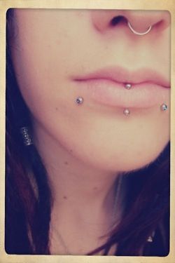 Already have the vertical labret thinking about adding to it Spiderbite Piercings, Piercing Tongue, Snake Bite Piercing, Vertical Labret Piercing, Philtrum Piercing, Vertical Labret, Covers Iphone, Edit Pictures, Snakebites