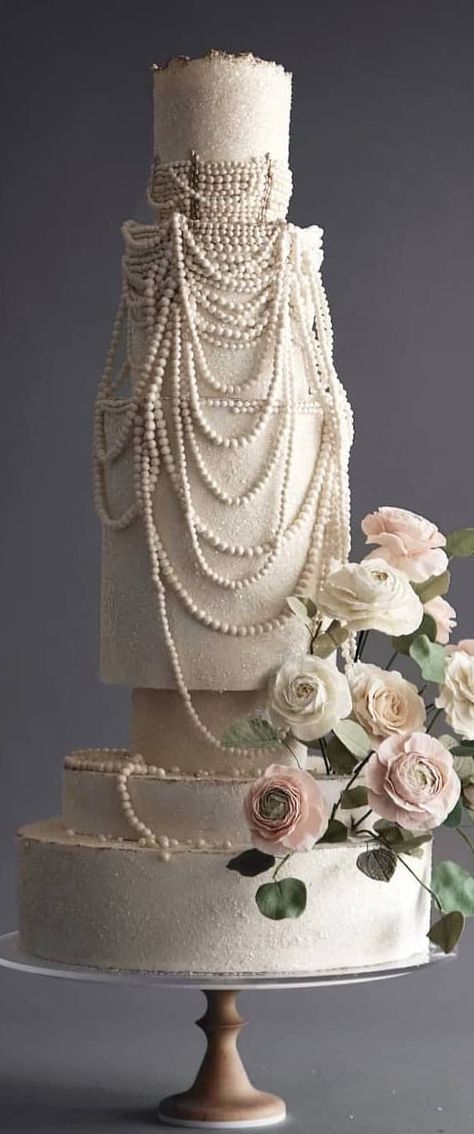 Lace And Pearl Wedding Cake, Pearl Cake Design, Baroque Cake, Wedding Cake With Pearls, Wedding Cake Dusty Blue, Extravagant Wedding Cakes, Wedding Cake Pearls, Art Deco Cake, Pearl Cake