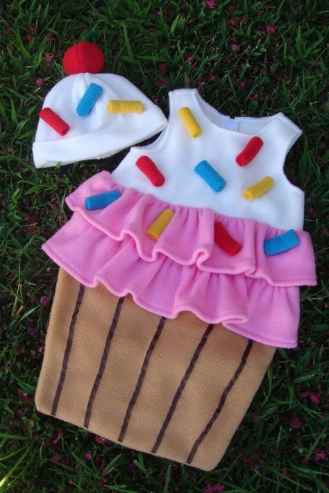 200+ Adorable Halloween Costumes For Your Trick-or-Treating Tot Sprinkles Costume, Cupcake With Sprinkles, Cupcake Costume, Baby Cupcake, Baby Bunting, Creation Couture, Cute Costumes, Baby Halloween Costumes, First Halloween