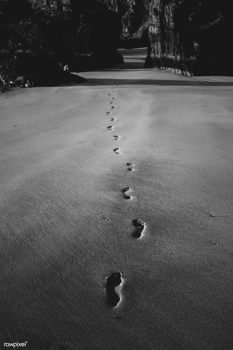 Footsteps In The Sand, Farne Islands, Images Of Sun, Rocky Hill, Snowdonia National Park, Castles In Scotland, Rocky Shore, Outer Hebrides, Black Sand Beach