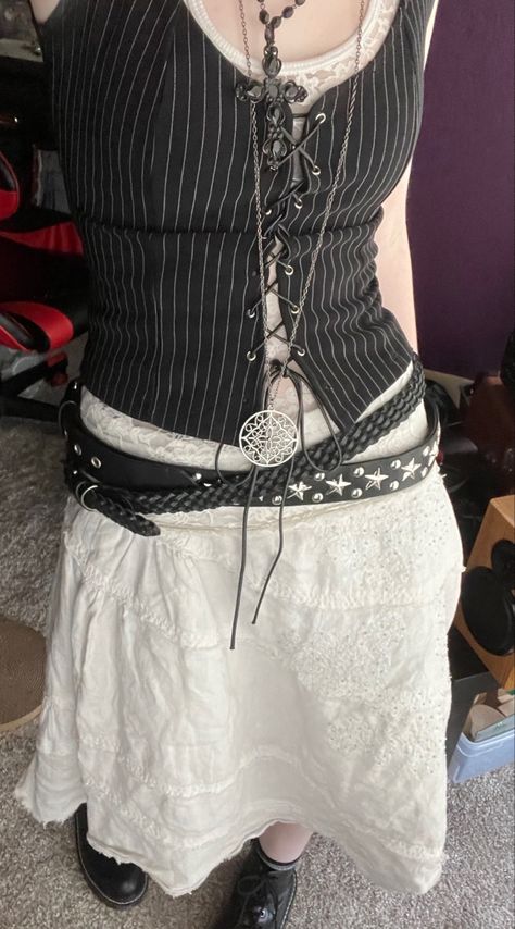 black and white outfit , maximalist , corset , whimsygoth whimsigoth , 90s fashion inspired outfit inspo , layers , layered outfit , layered necklaces Corset Layering Outfit, Corset Layering, Maximalist Outfit, Maximalist Outfits, Whimsigoth 90s, 90s Whimsigoth, Layered Outfit, Black And White Outfit, White Outfit