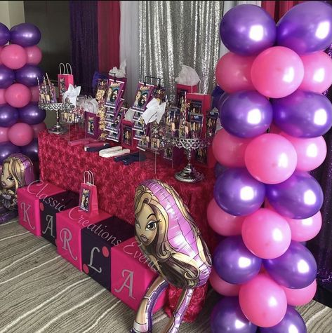 Bratz Dolls Party Decorations, Nicki Minaj Themed Birthday Party, Bratz Doll Party Ideas, Bratz Birthday Party Ideas Cakes, Bratz Birthday Theme, Bratz Doll Birthday Party Ideas, Barbie Vs Bratz Party, Bratz Themed Party, Bratz Party Theme