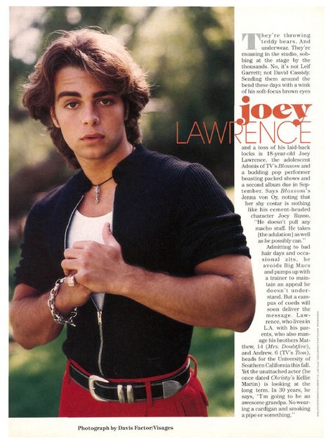 Ok, so who didn't have a crush on Joey Lawrence when they were younger?!!! LOL Money Saving Ideas, Matthew Lawrence, Melissa & Joey, Childhood Crushes, 90s Stars, Joey Lawrence, 90s Teen, Nice Guys, 90's Fashion