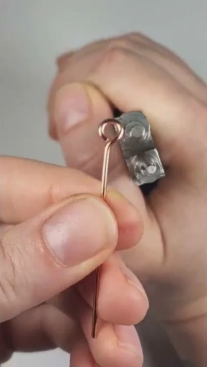 How to Make a Perfect Loop How To Make A Loop With Wire, Wire Creations, Jewelry Materials, Wire Wrapped Jewelry Diy, Diy Wire Jewelry, Loop Earrings, Accessories Diy Jewelry, Head Pins, Wrapped Jewelry