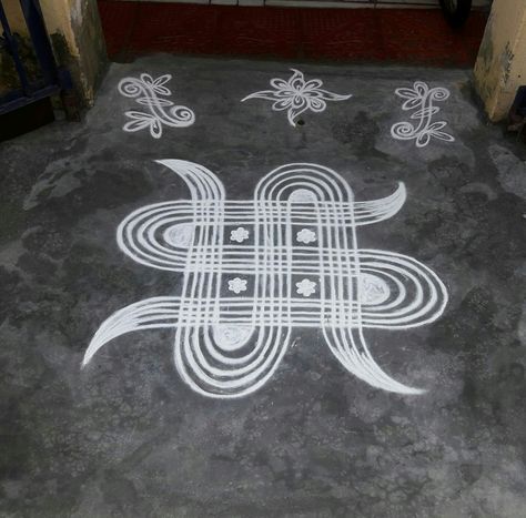 Nelaganta Muggulu Simple, Nelaganta Muggulu, Danurmasam Muggulu, Geethala Muggulu, Indian Rangoli Designs, Easy Rangoli Designs Videos, Very Easy Rangoli Designs, Rangoli Designs Photos, Rangoli Designs Simple Diwali