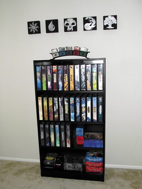 Beautiful Magic the Gathering card storage. Mtg Card Organization, Organizing Magic Cards, Magic The Gathering Display, Magic The Gathering Organization, Tcg Organization, Magic The Gathering Card Storage, Mtg Storage Ideas, Magic The Gathering Storage, Mtg Organization