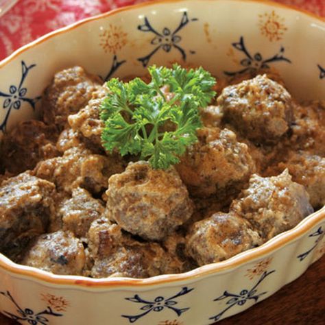 Finland Food Recipes, Finnish Meatballs, Scandinavian Dinner, Beef Meatballs Recipe, Finland Food, Finnish Cuisine, Farmer Recipes, Finnish Food, Finish Food