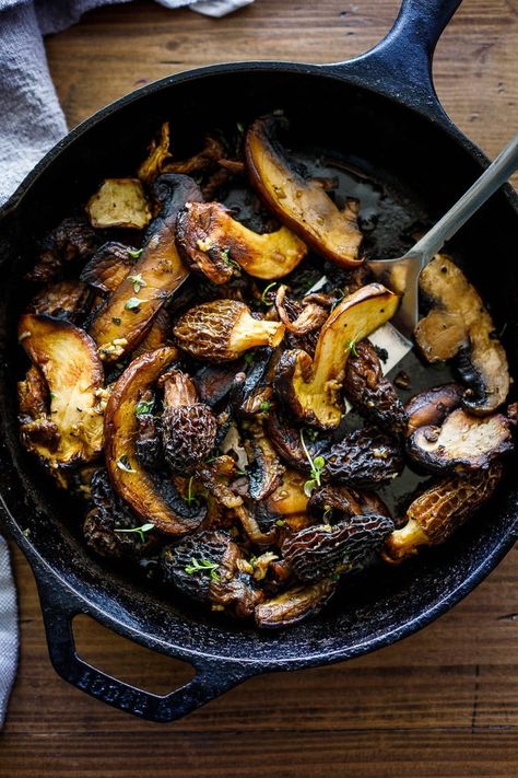 These simple Sauteed Mushrooms can transform even the humblest of meals into a feast! Quick and easy, they are full of nutrients and make ordinary dishes shine! Best Mushroom Recipe, Feasting At Home, Boxed Mac And Cheese, Sautéed Mushrooms, Pan Seared Chicken, Packed Lunches, Buddha Bowls, Vegetarian Side Dishes, Vegan Side Dishes